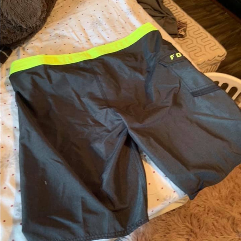 Men’s swimming shorts